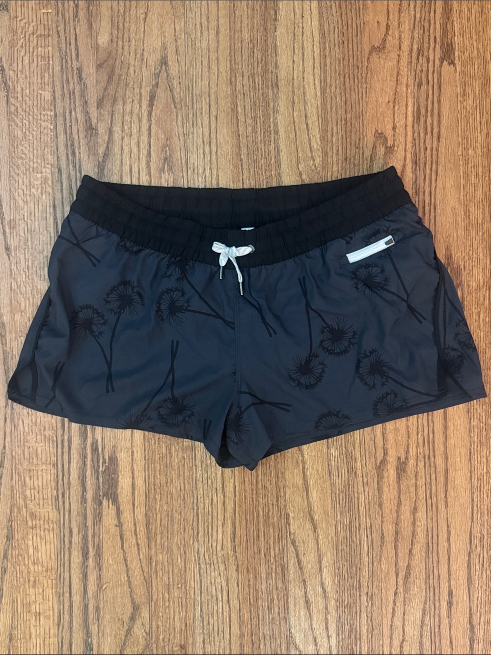 Vuori | Black on Dark Grey Dandelion Print workout shorts 2.5" inseam-Size XL